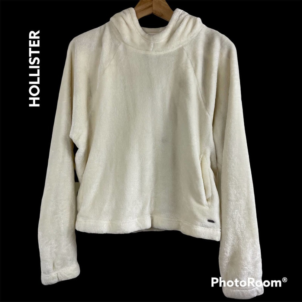 Hollister Women’s Teddy Hoodie Sweater Size M